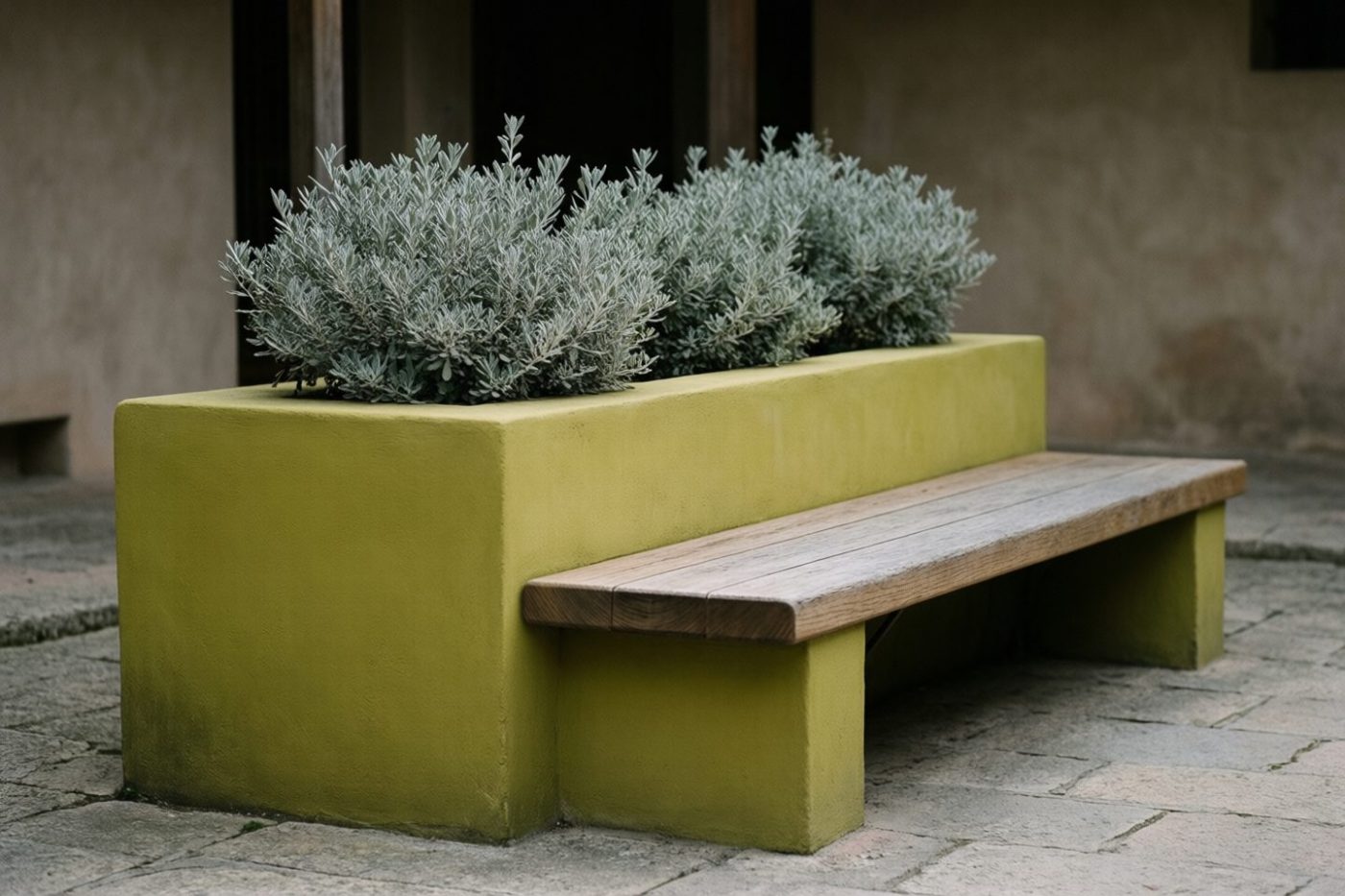 Jardinière maçonnée servant d’assise